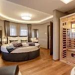Aparthotel And Dream Elmenyvilla