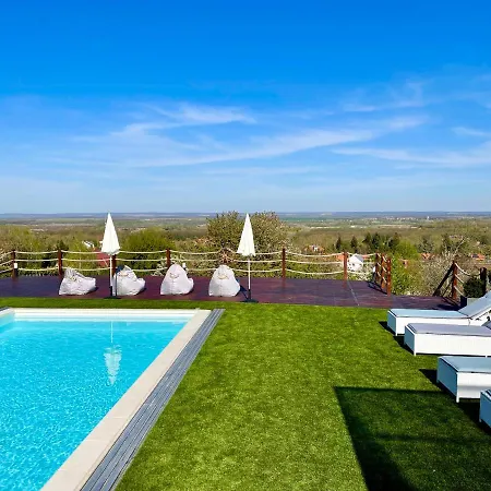 מלון דירות And Dream Elmenyvilla