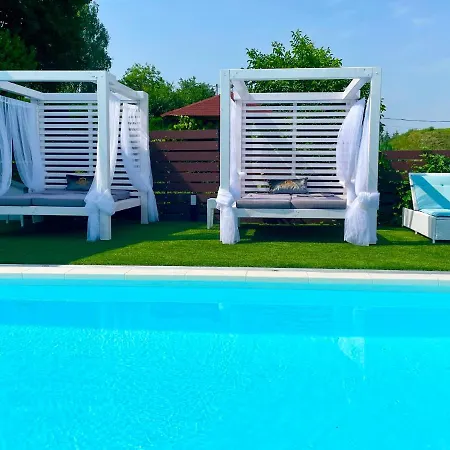 Aparthotel And Dream Elmenyvilla