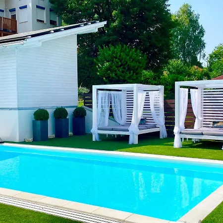 מלון דירות And Dream Elmenyvilla זלקרוס