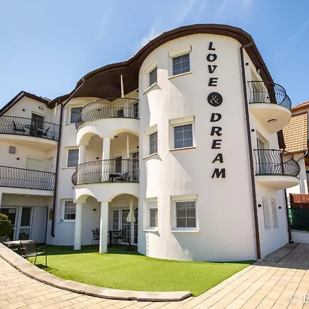 And Dream Elmenyvilla Aparthotel