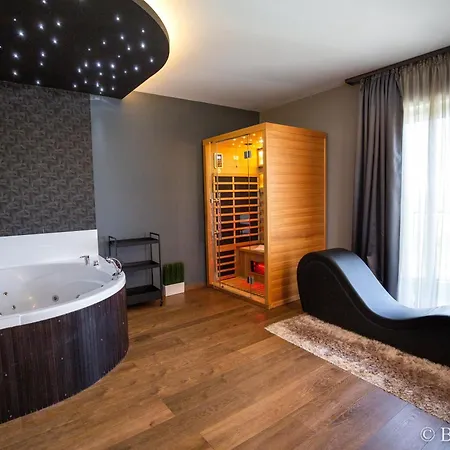 מלון דירות And Dream Elmenyvilla 4*