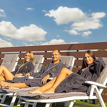 Апарт-отель And Dream Elmenyvilla 4*