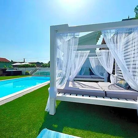 Appart hôtel Love&dream élményvilla 4*